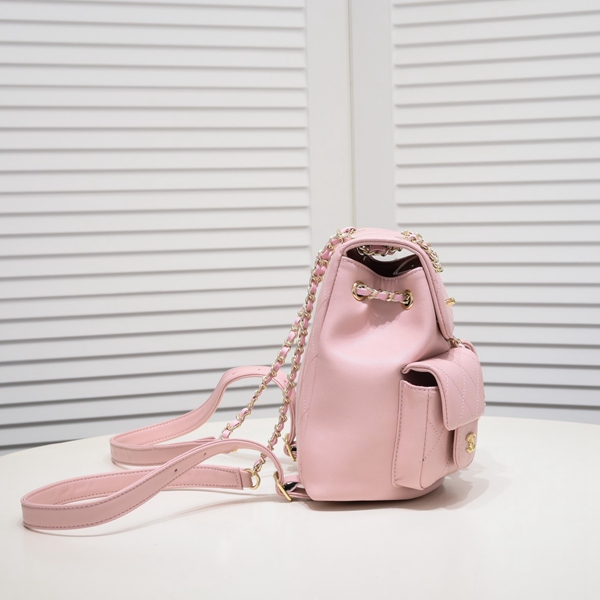 シャネルバッグ背面デザイン